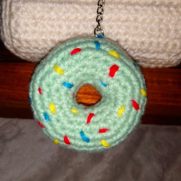 Donut Keychain Mint Crochet Purse Tag HANDCRAFTED NEW - Picture 2 of 6